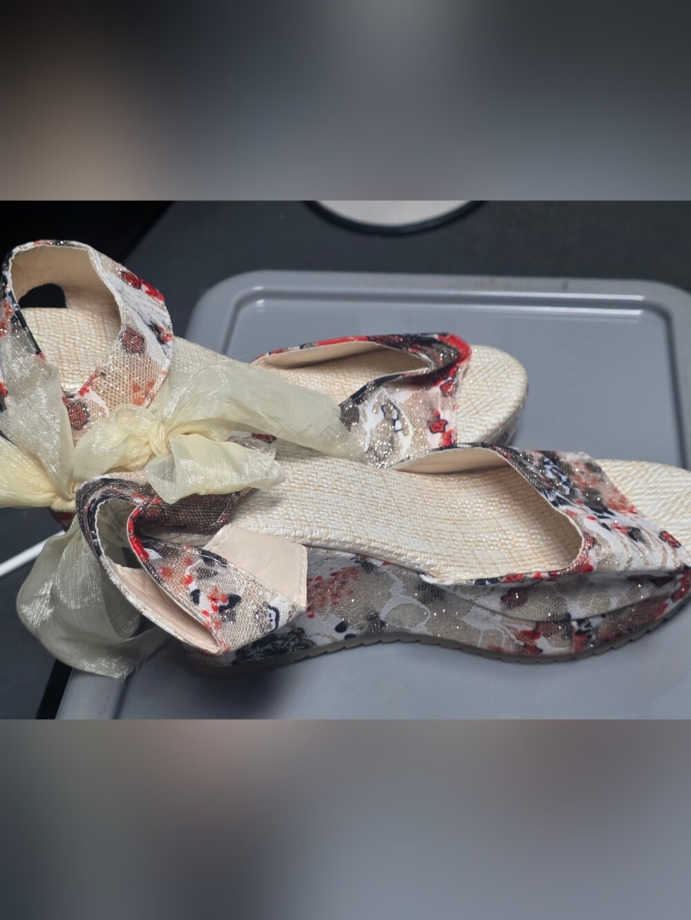 Women’s Floral Print Wedge Sandals in Cream and Red